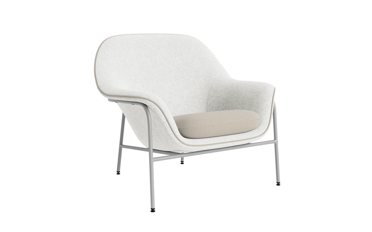 Drape Lounge-Sessel niedrig Grau stahl Hallingdal in Hallingdal 110 präsentiert im Onlineshop von KAQTU Design AG. Sessel ist von Normann Copenhagen