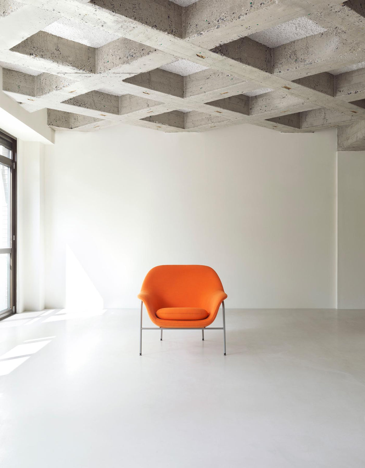 Drape Lounge-Sessel niedrig Grau stahl Hallingdal in Hallingdal 110 präsentiert im Onlineshop von KAQTU Design AG. Sessel ist von Normann Copenhagen