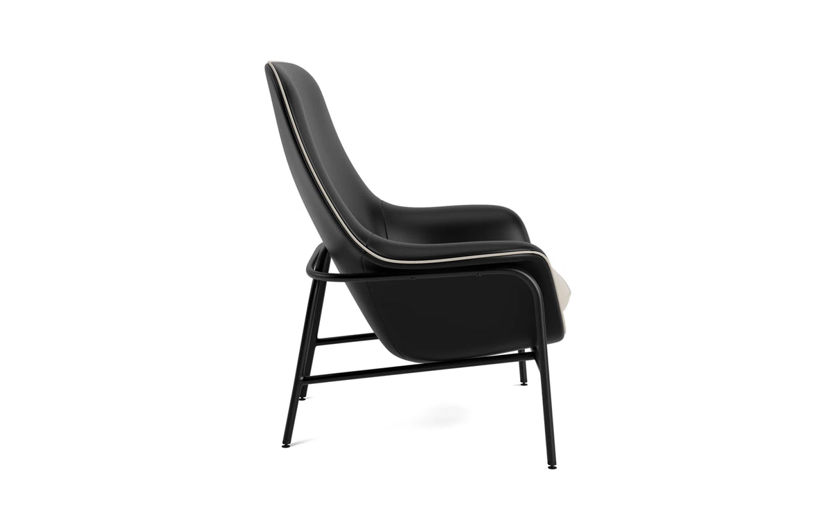 Drape Lounge-Sessel hoch schwarz Stahl Ultra in Ultra 41599 präsentiert im Onlineshop von KAQTU Design AG. Sessel ist von Normann Copenhagen