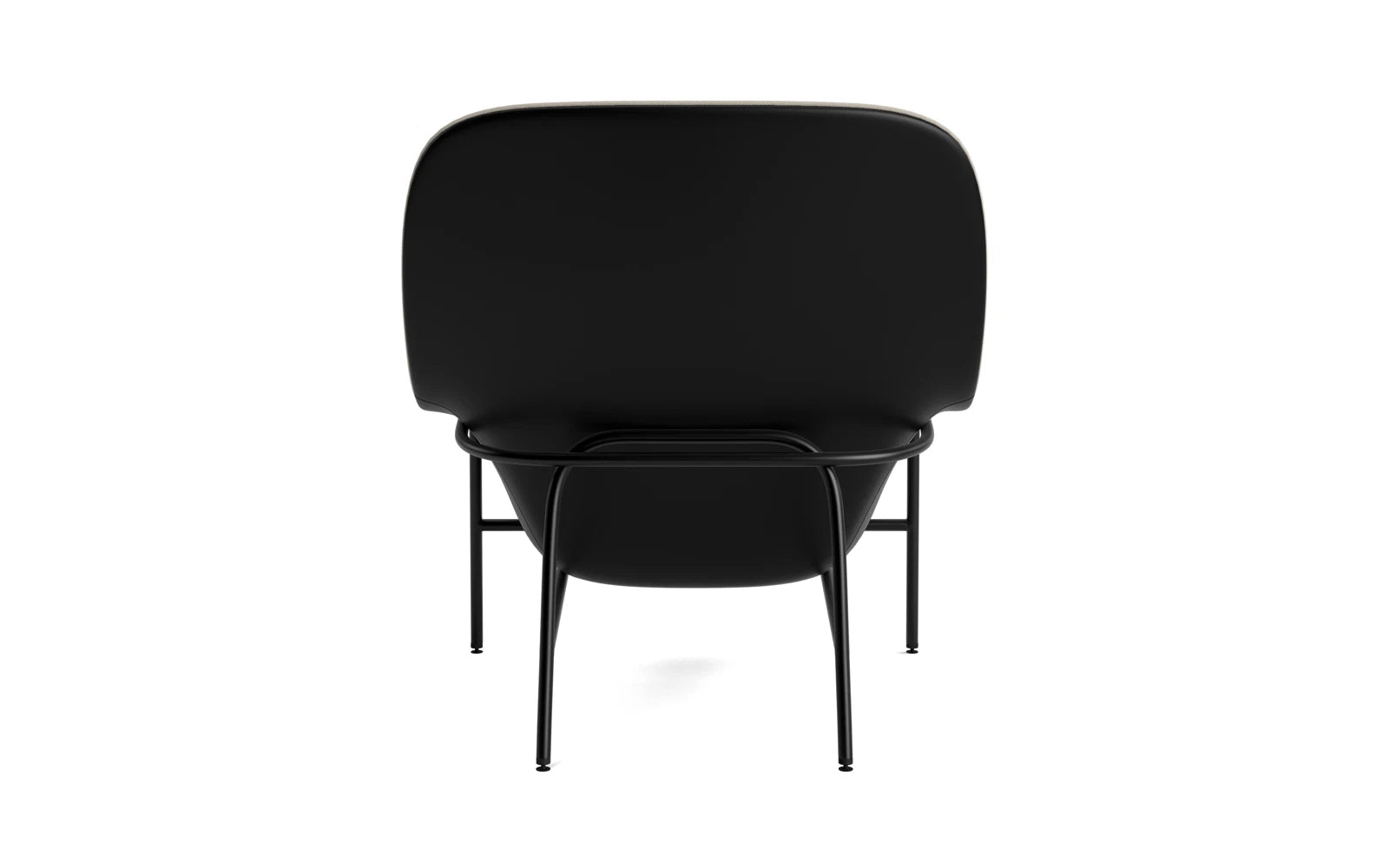 Erleben Sie den Drape Lounge-Sessel hoch in edlem Schwarz. Modernes Design trifft auf höchsten Sitzkomfort und umweltfreundliche Materialien.