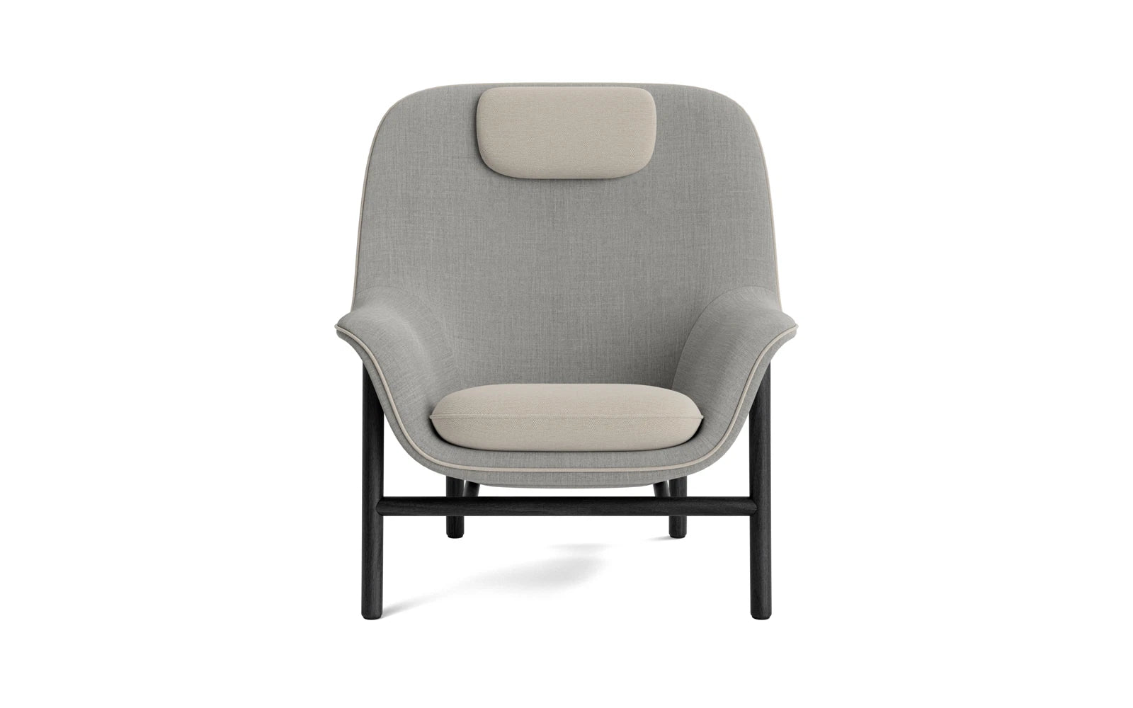 Erleben Sie den Drape Lounge-Sessel mit Kopfstütze in edler schwarzer Eiche und hochwertigem Remix-Bezug – eine perfekte Symbiose aus Eleganz und Gemütlichkeit.