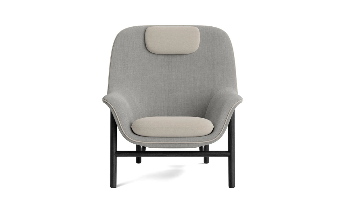 Drape Lounge-Sessel hoch mitt Kopfstütze schwarze Eiche Remix in Remix 133 präsentiert im Onlineshop von KAQTU Design AG. Sessel ist von Normann Copenhagen