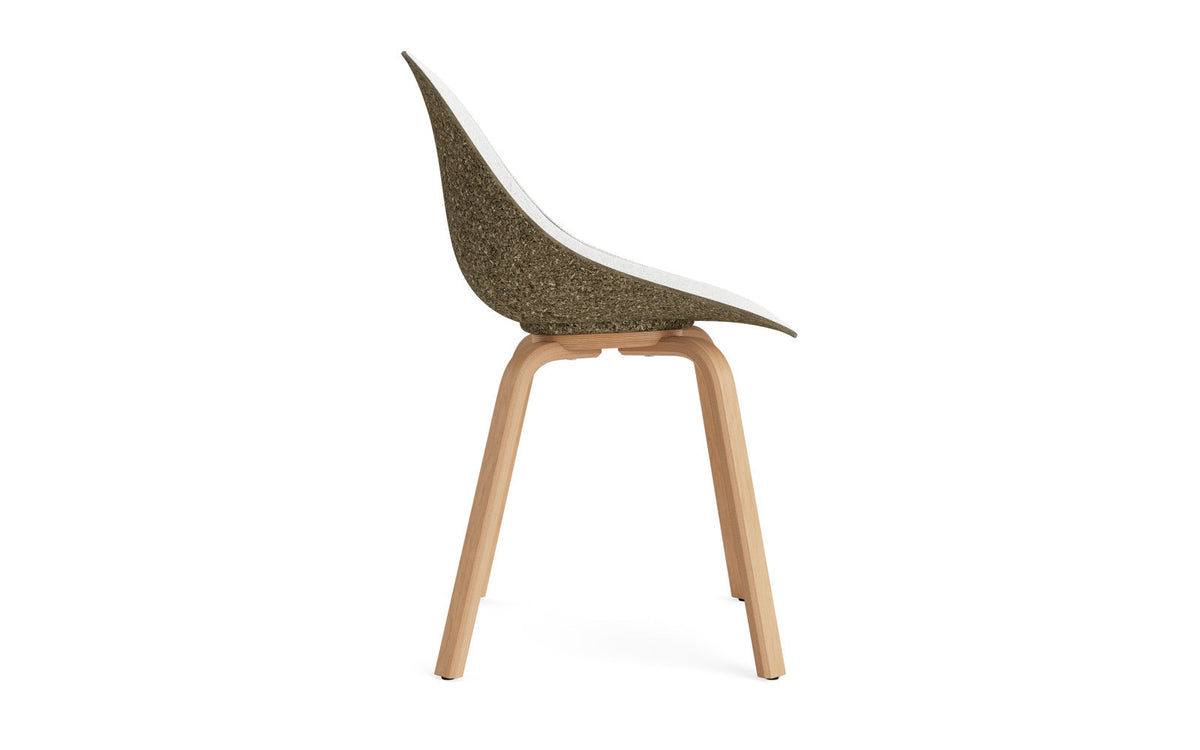 Mat Stuhl Frontpolster Seegras Buchenholz in Hallingdal 110 präsentiert im Onlineshop von KAQTU Design AG. Stuhl ist von Normann Copenhagen