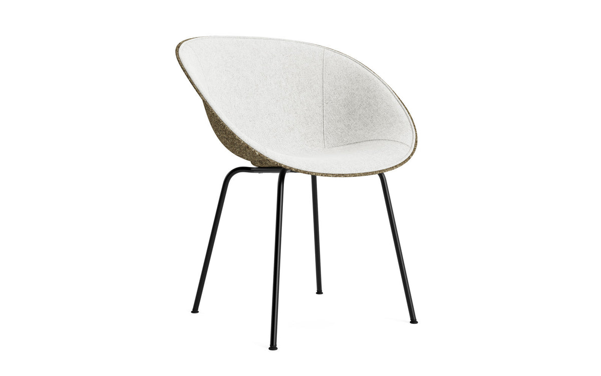 Mat Lehnstuhl polster Seegras Schwartz stahl in Hallingdal 110 präsentiert im Onlineshop von KAQTU Design AG. Stuhl mit Armlehne ist von Normann Copenhagen