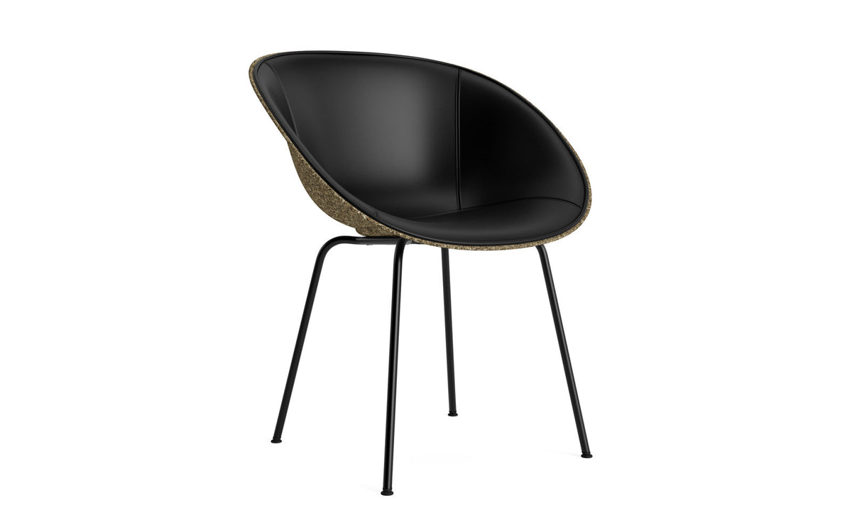 Mat Lehnstuhl polster Seegras Schwartz stahl in Ultra 41599 präsentiert im Onlineshop von KAQTU Design AG. Stuhl mit Armlehne ist von Normann Copenhagen
