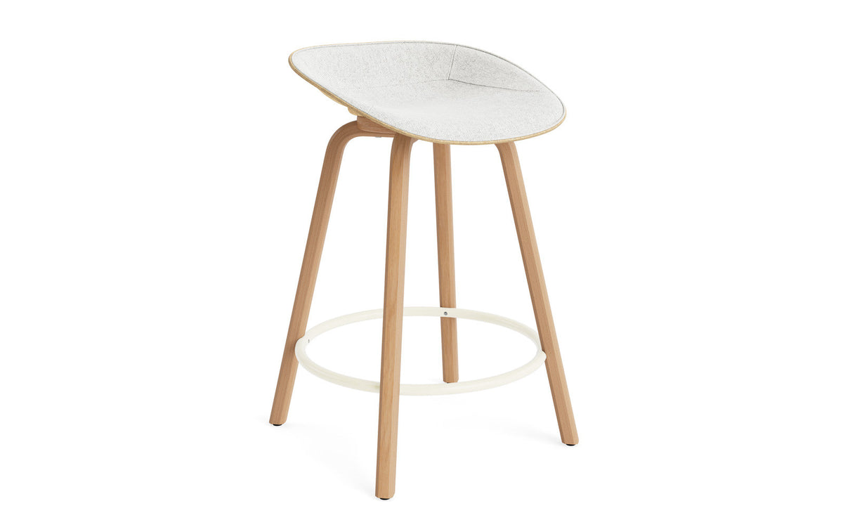 Mat Barstuhl 65 cm Frontpolster Hanffasern Buchenholz/creme in Hallingdal 110 präsentiert im Onlineshop von KAQTU Design AG. Barstuhl ist von Normann Copenhagen