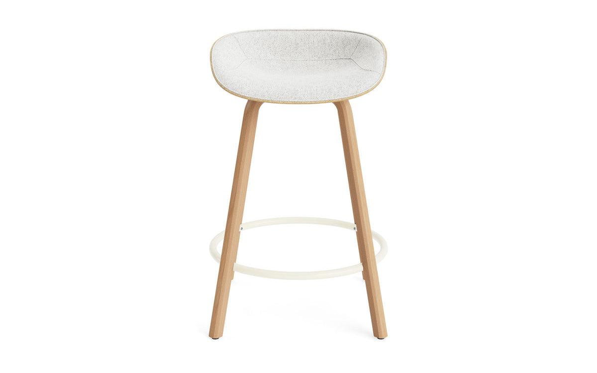 Mat Barstuhl 65 cm Frontpolster Hanffasern Buchenholz/creme in Hallingdal 110 präsentiert im Onlineshop von KAQTU Design AG. Barstuhl ist von Normann Copenhagen