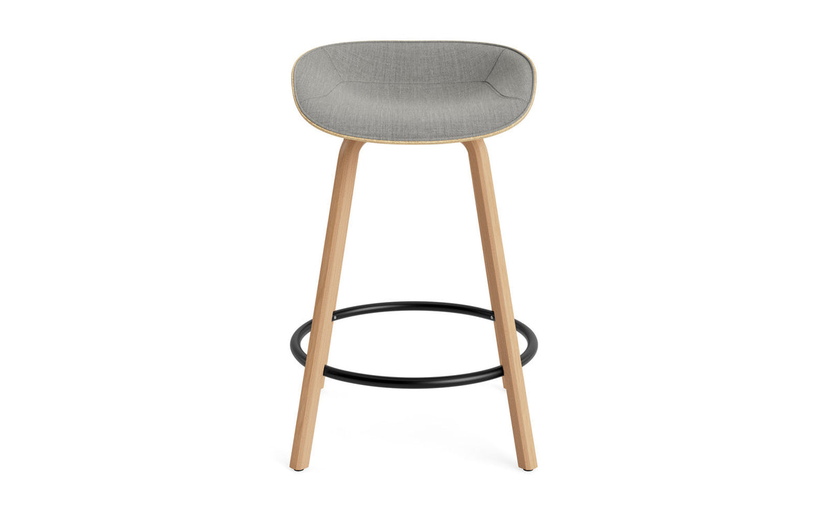 Mat Barstuhl 65 cm Frontpolster Hanffasern Buchenholz/schwarz in Remix 133 präsentiert im Onlineshop von KAQTU Design AG. Barstuhl ist von Normann Copenhagen