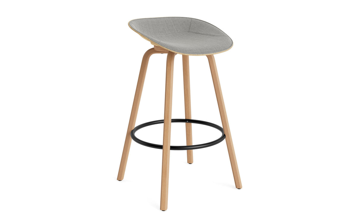Mat Barstuhl 75 cm Frontpolster Hanffasern Buchenholz/schwarz in Remix 133 präsentiert im Onlineshop von KAQTU Design AG. Barstuhl ist von Normann Copenhagen