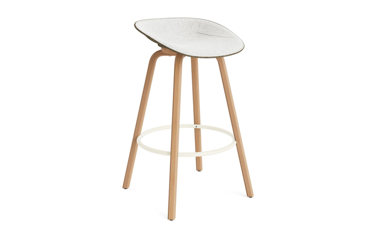 Mat Barstuhl 75 cm Frontpolster Seegras Buchenholz/creme in Hallingdal 110 präsentiert im Onlineshop von KAQTU Design AG. Barstuhl ist von Normann Copenhagen