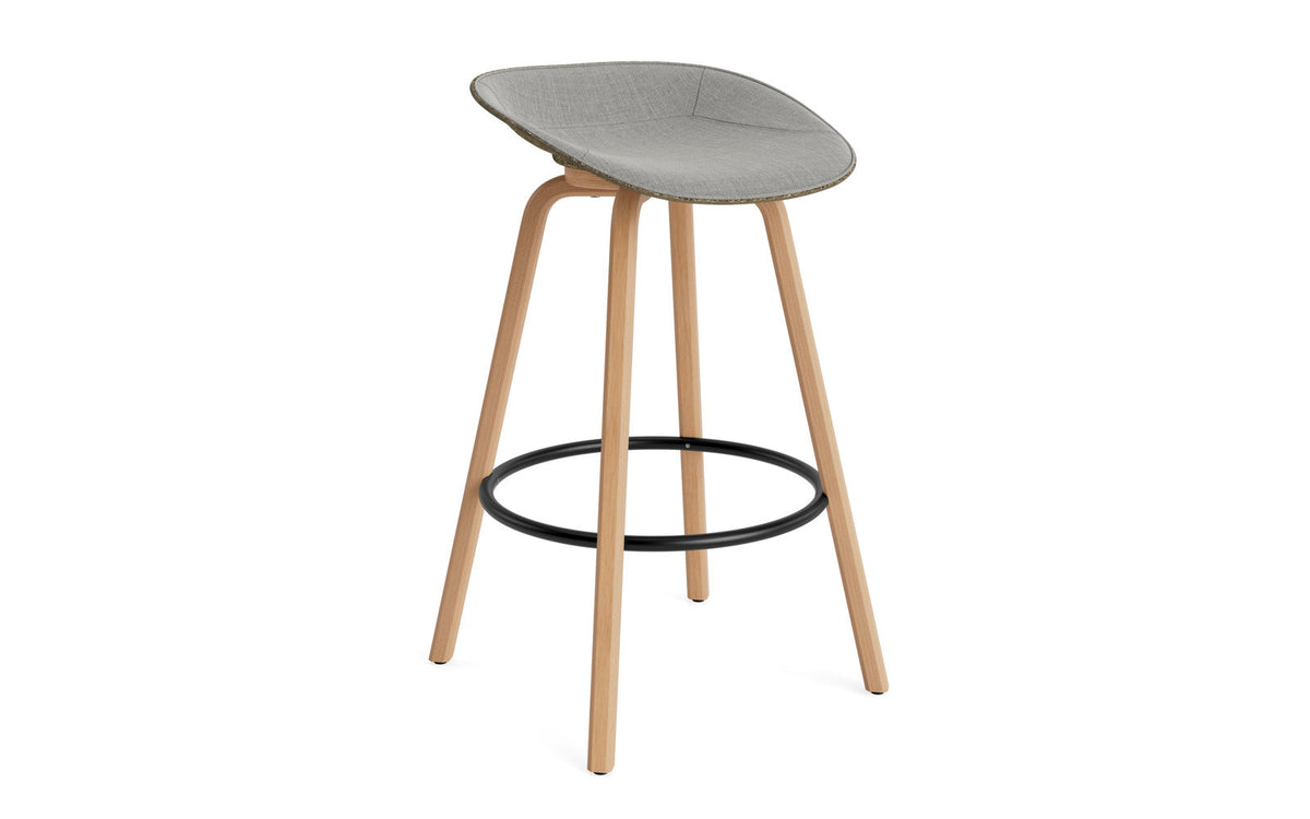Mat Barstuhl 75 cm Frontpolster Seegras Buchenholz/schwarz in Remix 133 präsentiert im Onlineshop von KAQTU Design AG. Barstuhl ist von Normann Copenhagen