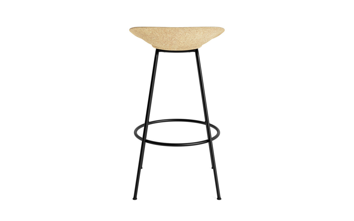 Mat Barstuhl 75 cm Frontpolster Hanffasern schwarzes Stahl in Remix 133 präsentiert im Onlineshop von KAQTU Design AG. Barstuhl ist von Normann Copenhagen
