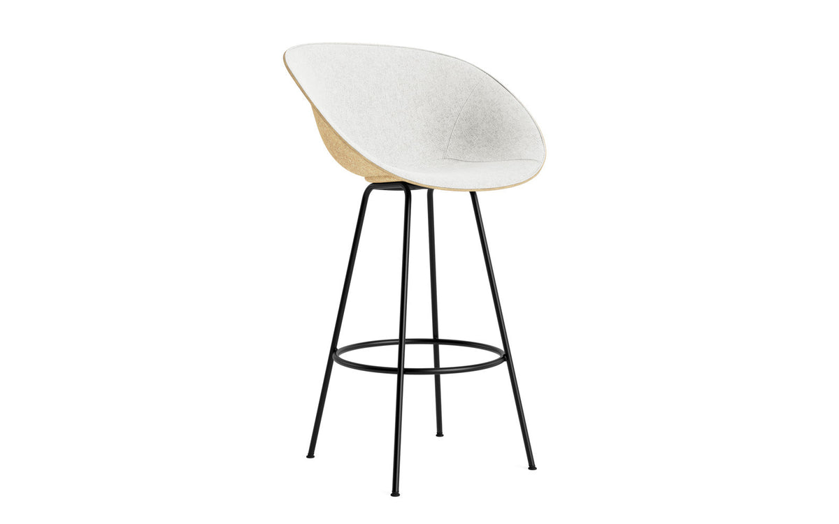 Mat Barstuhl mit Armlehne 75 cm Frontpolster Hanffasern schwarzes Stahl in Hallingdal 110 präsentiert im Onlineshop von KAQTU Design AG. Barstuhl ist von Normann Copenhagen