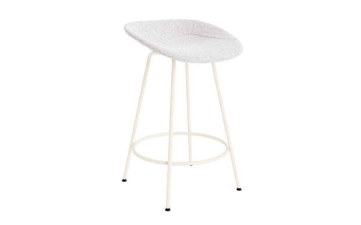 Mat Barstuhl 65 cm vollpolster creme Stahl in Hallingdal 110 präsentiert im Onlineshop von KAQTU Design AG. Barstuhl ist von Normann Copenhagen