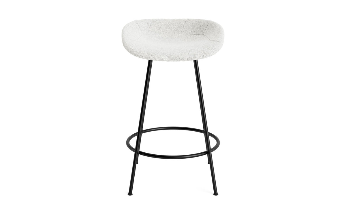 Mat Barstuhl 65 cm vollpolster schwarzes Stahl in Hallingdal 110 präsentiert im Onlineshop von KAQTU Design AG. Barstuhl ist von Normann Copenhagen