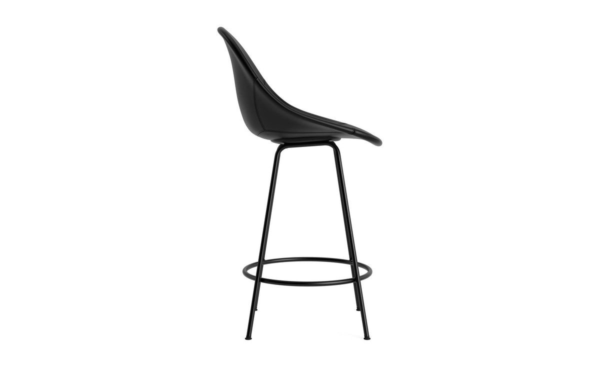 Mat Barstuhl 65 cm vollpolster schwarzes Stahl in Ultra 41599 präsentiert im Onlineshop von KAQTU Design AG. Barstuhl ist von Normann Copenhagen