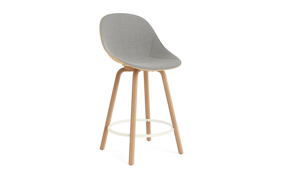Mat Barstuhl 65 cm Frontpolster Hanffasern Buchenholz/creme in Remix 133 präsentiert im Onlineshop von KAQTU Design AG. Barstuhl ist von Normann Copenhagen