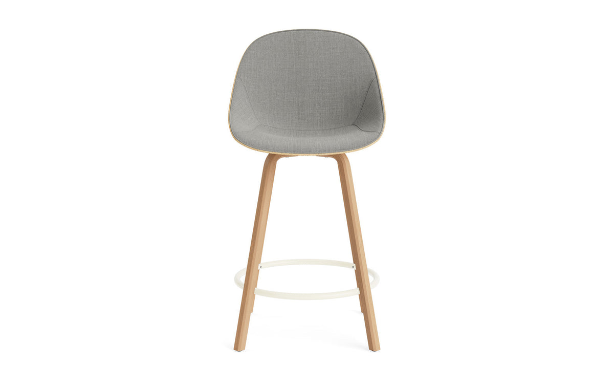 Mat Barstuhl 65 cm Frontpolster Hanffasern Buchenholz/creme in Remix 133 präsentiert im Onlineshop von KAQTU Design AG. Barstuhl ist von Normann Copenhagen