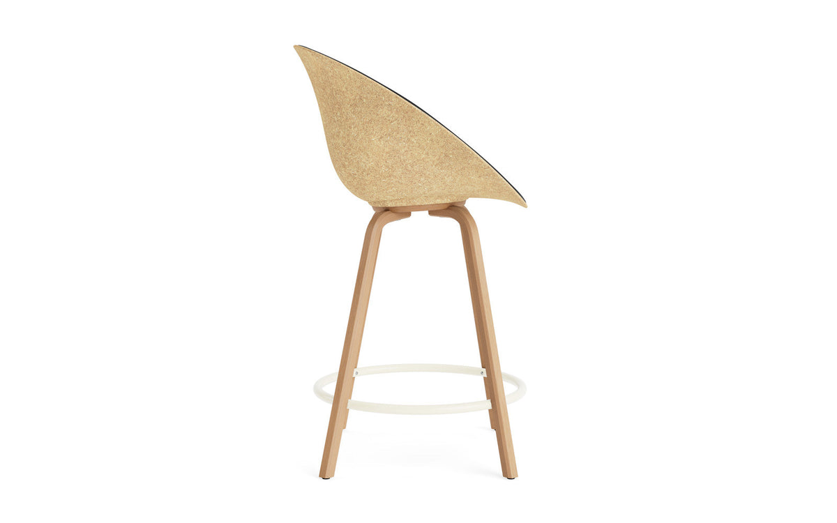 Mat Barstuhl mit Armlehne 65 cm Frontpolster Hanffasern Buchenholz/creme in Ultra 41599 präsentiert im Onlineshop von KAQTU Design AG. Barstuhl ist von Normann Copenhagen