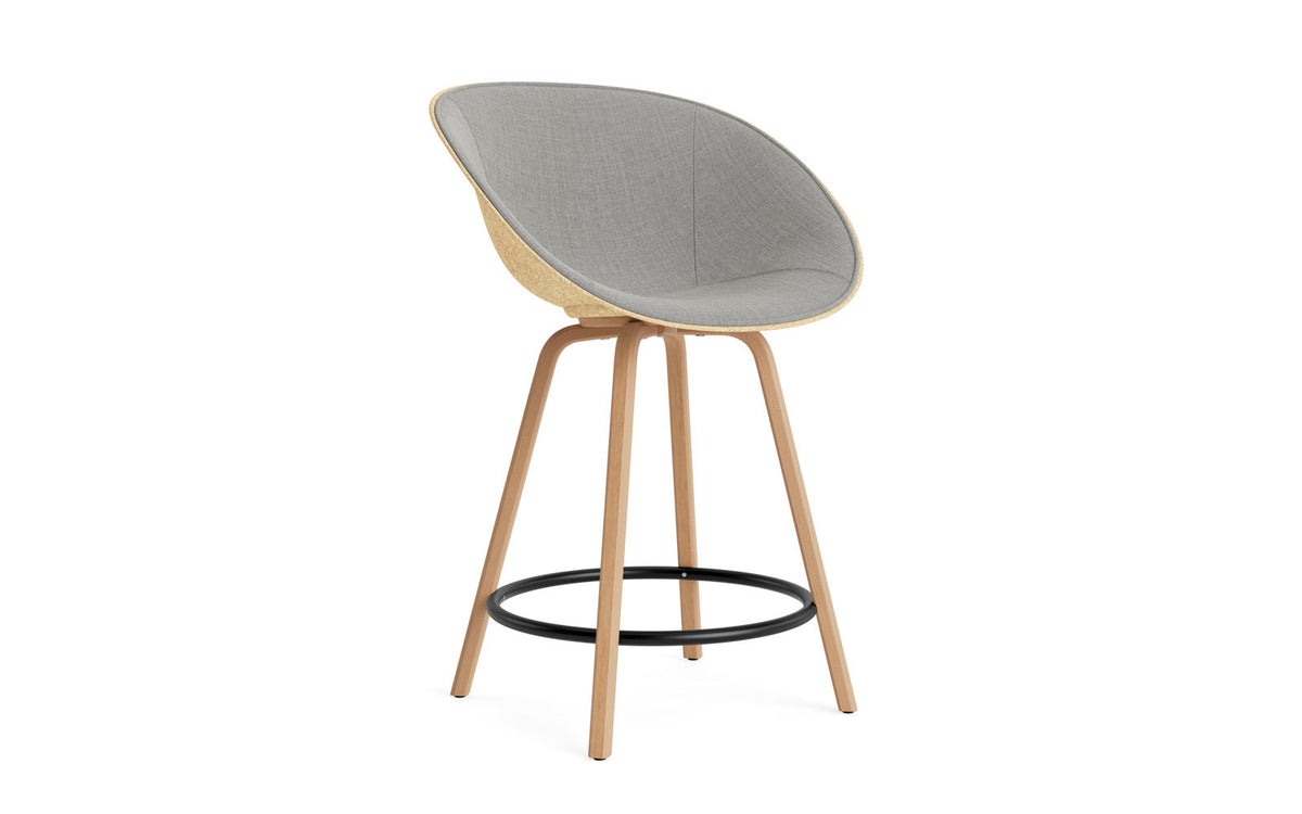 Mat Barstuhl mit Armlehne 65 cm Frontpolster Hanffasern Buchenholz/schwarz in Remix 133 präsentiert im Onlineshop von KAQTU Design AG. Barstuhl ist von Normann Copenhagen