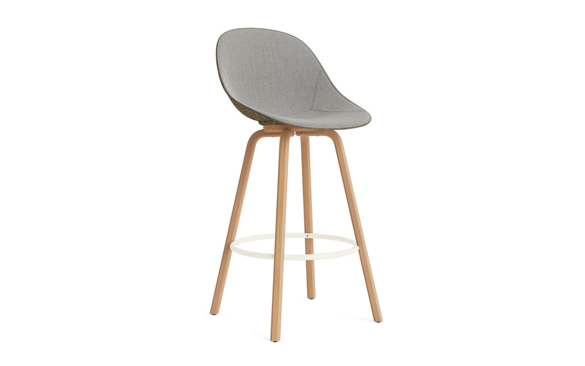 Mat Barstuhl 75 cm Frontpolster Seegras Buchenholz/creme in Remix 133 präsentiert im Onlineshop von KAQTU Design AG. Barstuhl ist von Normann Copenhagen