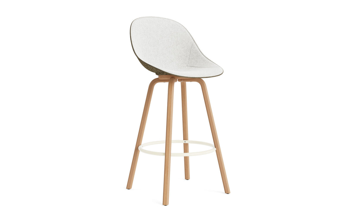 Mat Barstuhl 75 cm Frontpolster Seegras Buchenholz/creme in Hallingdal 110 präsentiert im Onlineshop von KAQTU Design AG. Barstuhl ist von Normann Copenhagen