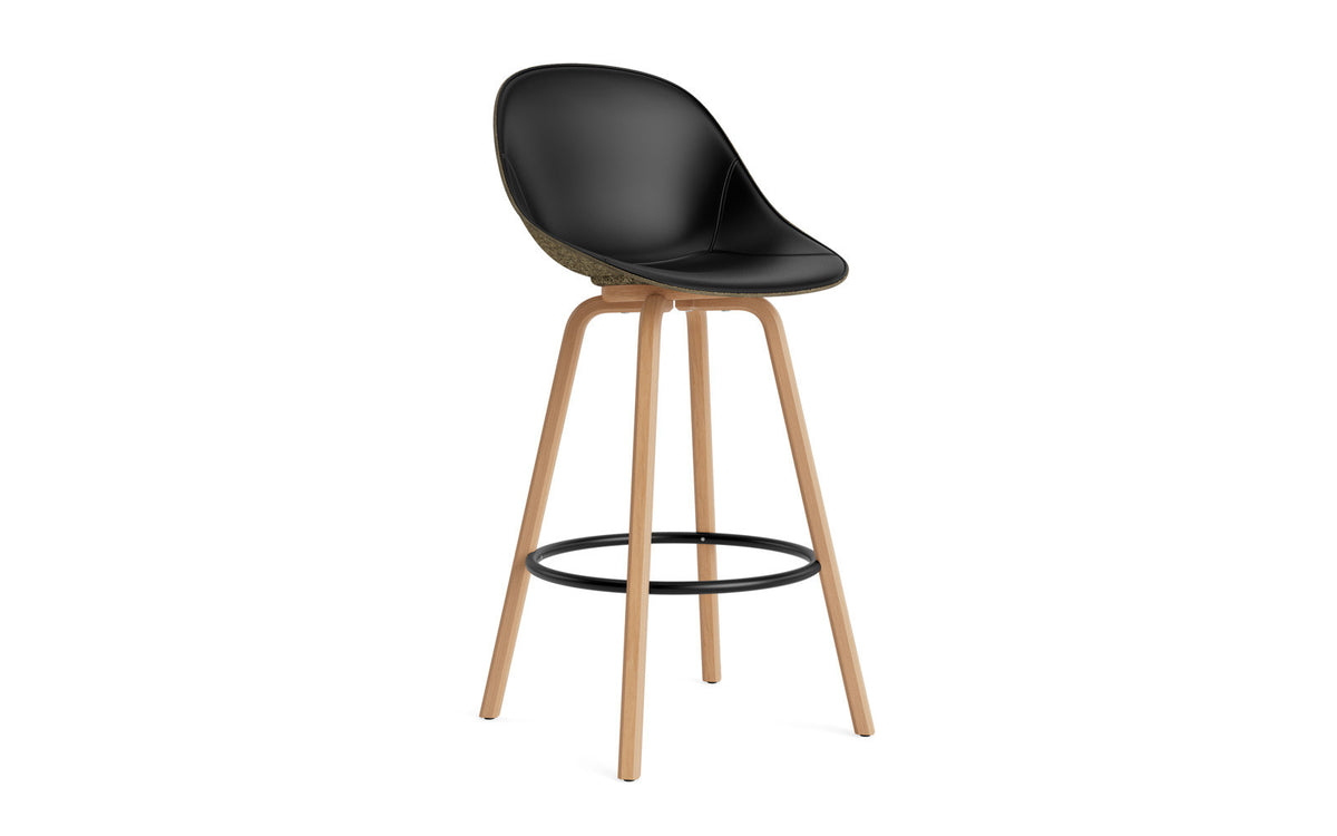 Mat Barstuhl 75 cm Frontpolster Seegras Buchenholz/schwarz in Ultra 41599 präsentiert im Onlineshop von KAQTU Design AG. Barstuhl ist von Normann Copenhagen