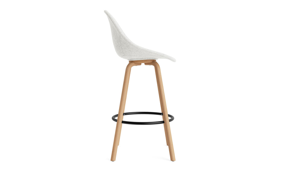 Mat Barstuhl 75 cm vollpolster Buchenholz/schwarz in Hallingdal 110 präsentiert im Onlineshop von KAQTU Design AG. Barstuhl ist von Normann Copenhagen