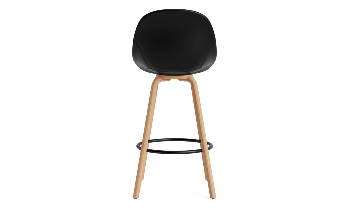 Mat Barstuhl 75 cm vollpolster Buchenholz/schwarz in Ultra 41599 präsentiert im Onlineshop von KAQTU Design AG. Barstuhl ist von Normann Copenhagen