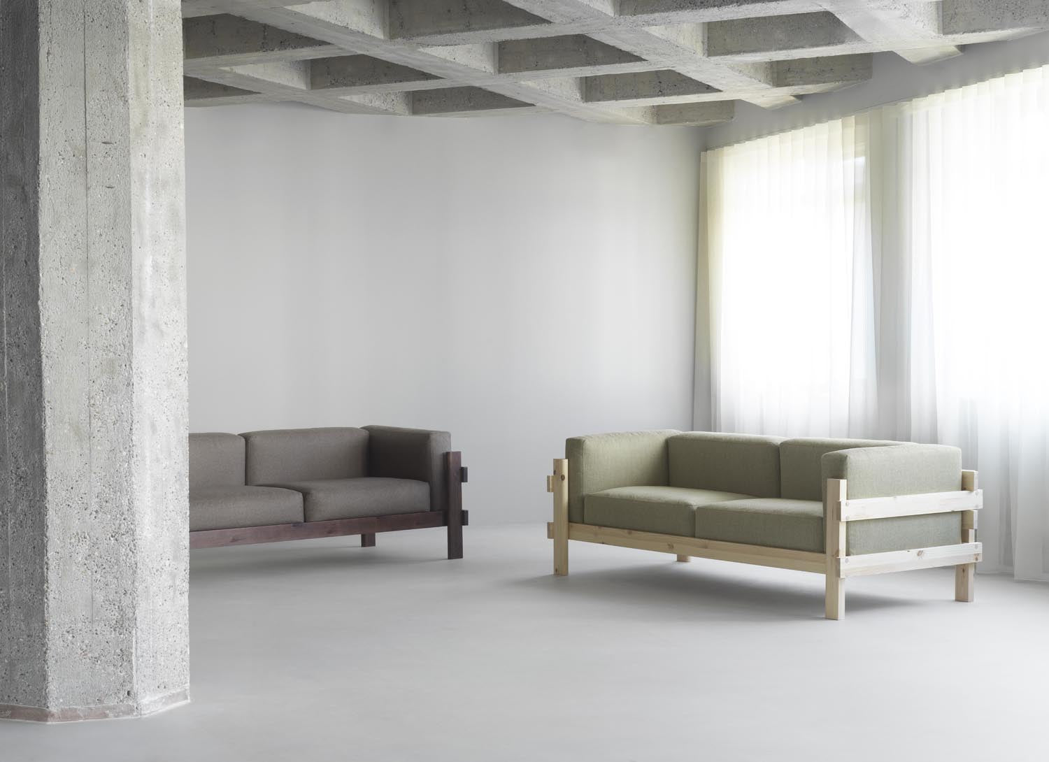 Entdecke das Kube Sofa 3-Sitzer von Normann Copenhagen: modernes Design, hochwertige Kiefer und anpassbare Polster für jeden Einrichtungsstil.
