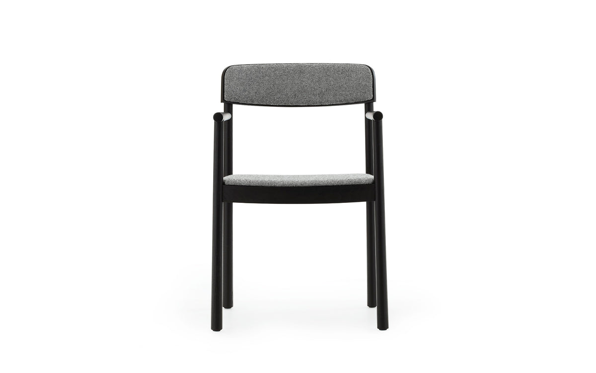 Timb Armlehnstuhl Upholstery in Black / Hallingdal 166 präsentiert im Onlineshop von KAQTU Design AG. Stuhl ist von Normann Copenhagen