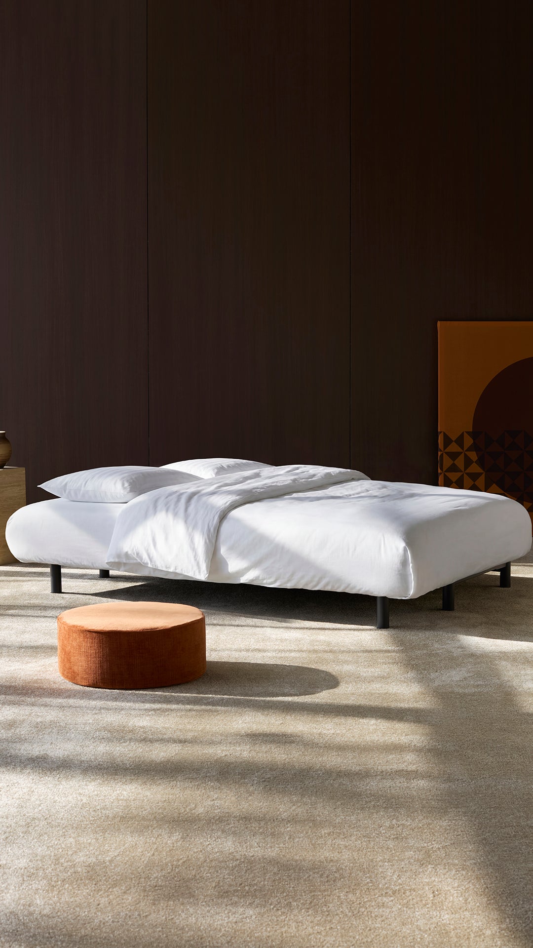 Nabli Schlafsofa in 316 Cordufine Pine Green präsentiert im Onlineshop von KAQTU Design AG. Bettsofa ist von Innovation Living
