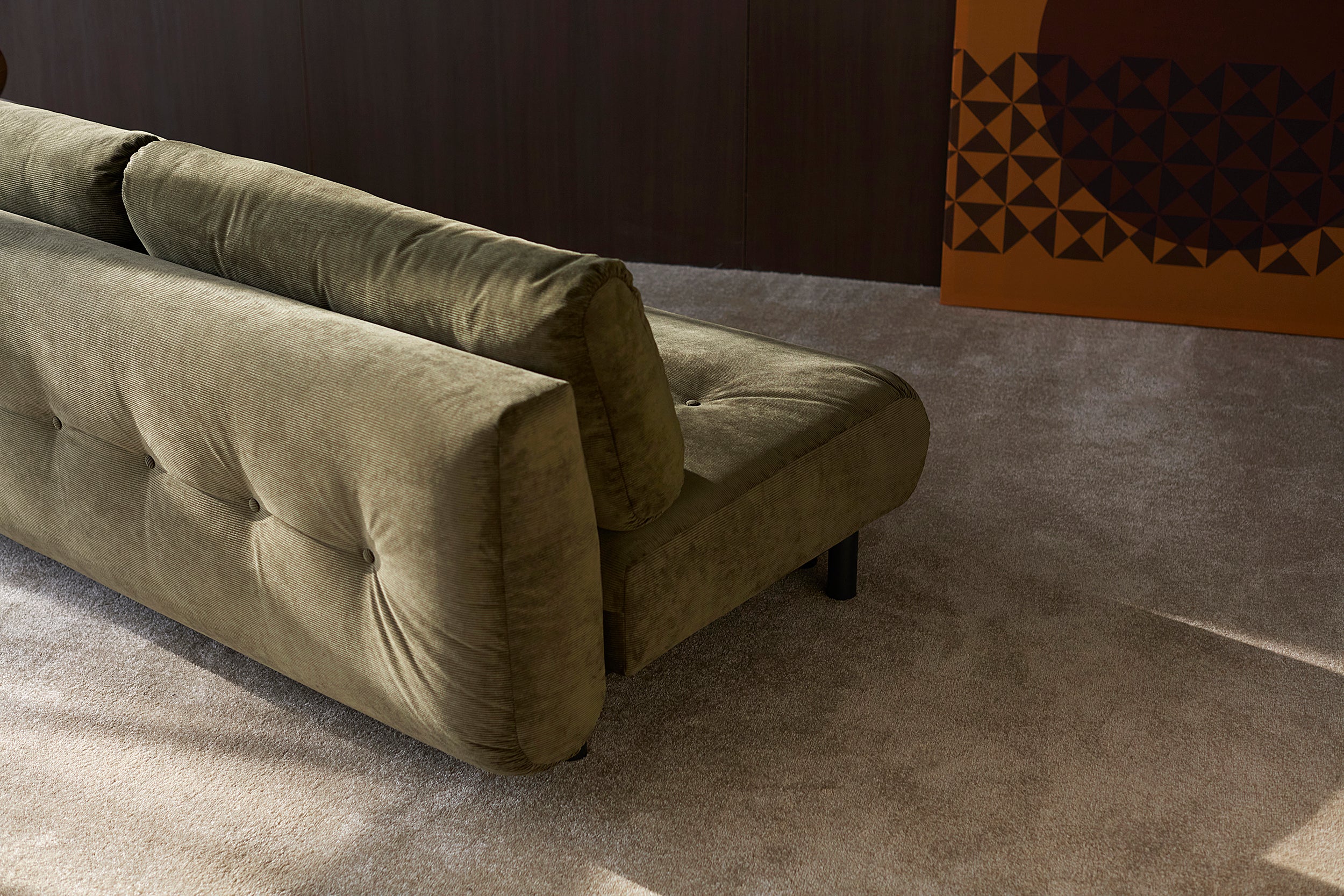 Nabli Schlafsofa in 316 Cordufine Pine Green präsentiert im Onlineshop von KAQTU Design AG. Bettsofa ist von Innovation Living