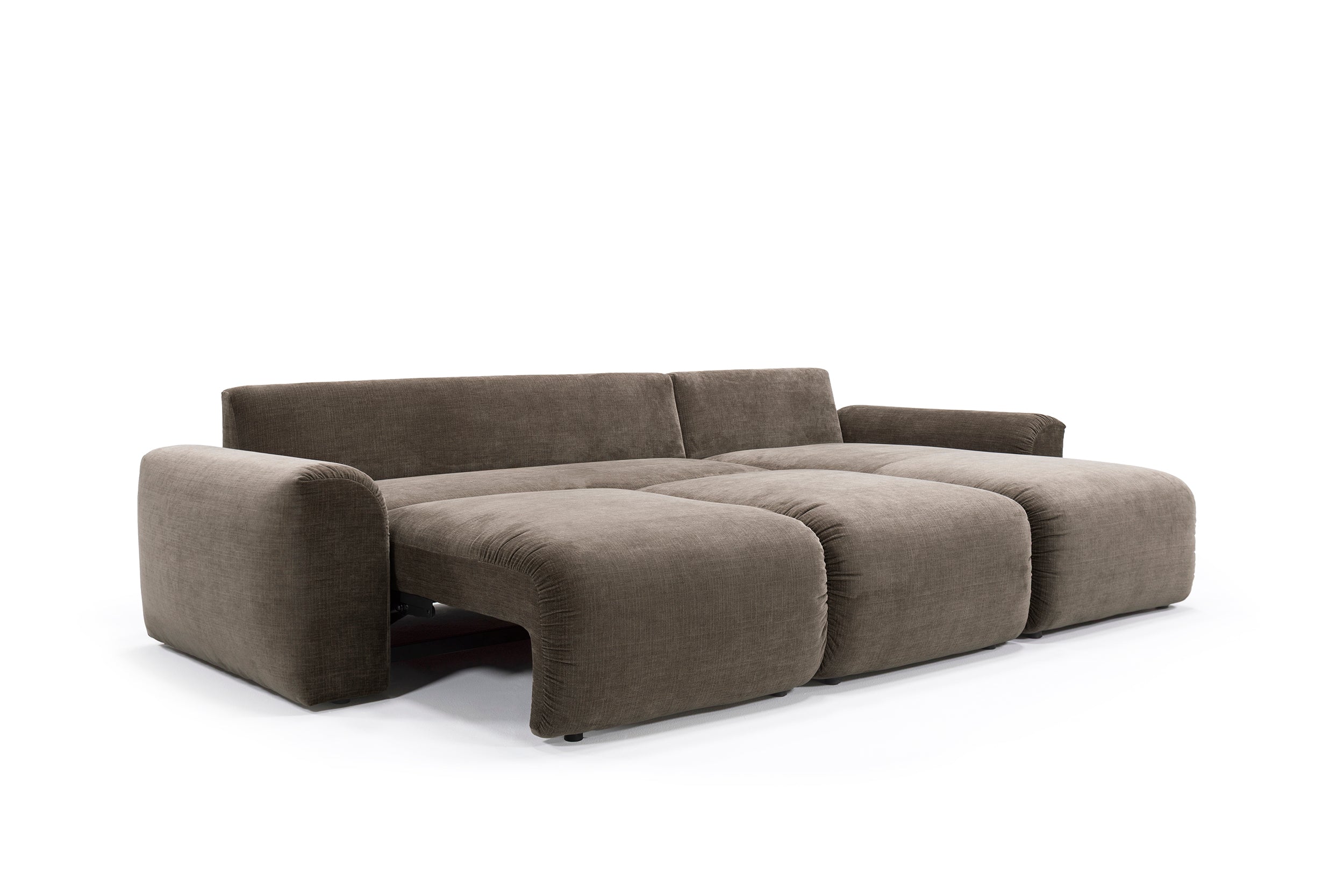 Norum Schlafsofa mit Chaiselongue und Chunky-Armlehnen in 411 Esina Cedar Brown präsentiert im Onlineshop von KAQTU Design AG. Bettsofa rechts ist von Innovation Living
