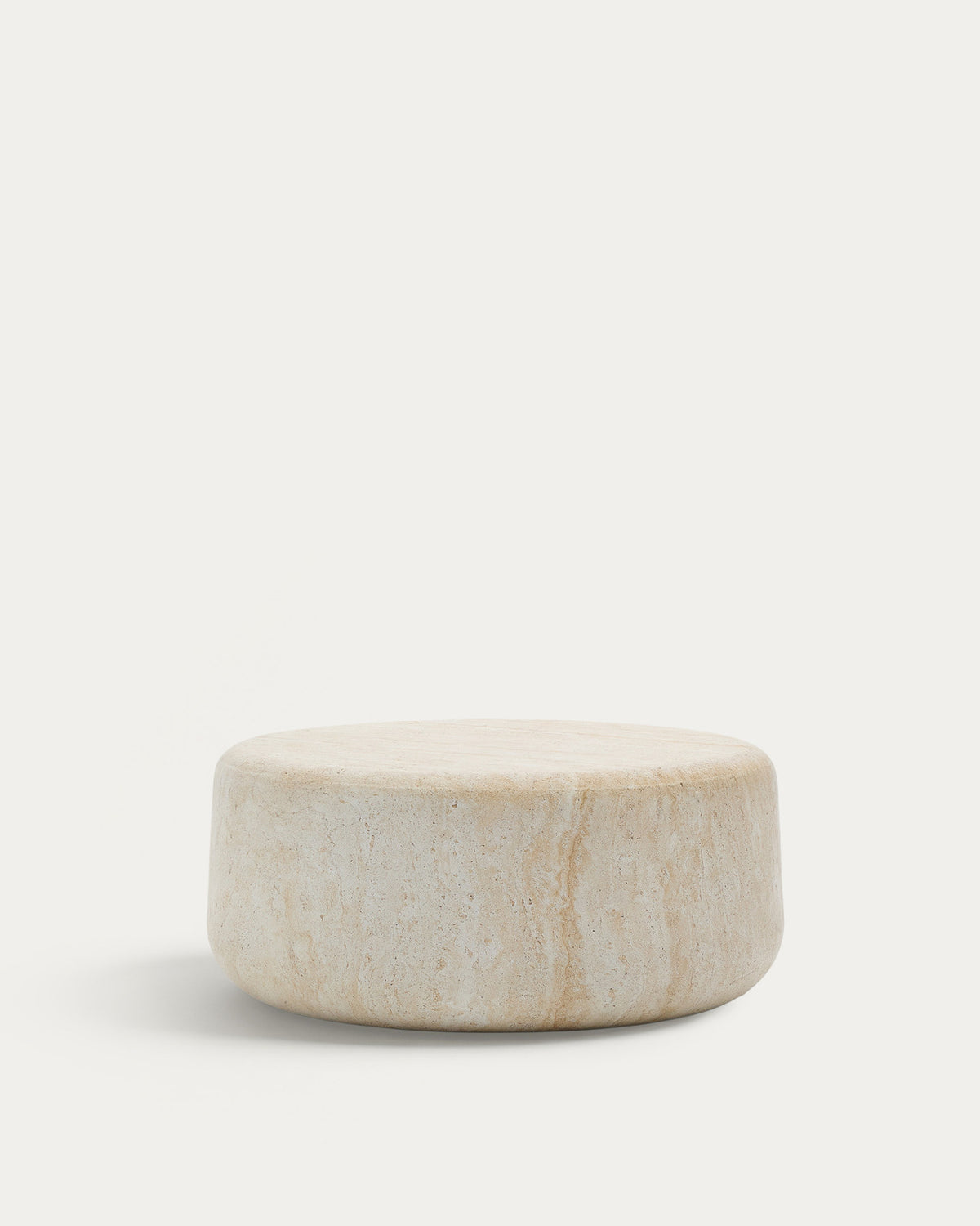 Couchtisch Drasi aus Zement mit Finish in Travertinoptik Ø 90 cm in Beige, Ecru präsentiert im Onlineshop von KAQTU Design AG. Loungetisch ist von Kave Home
