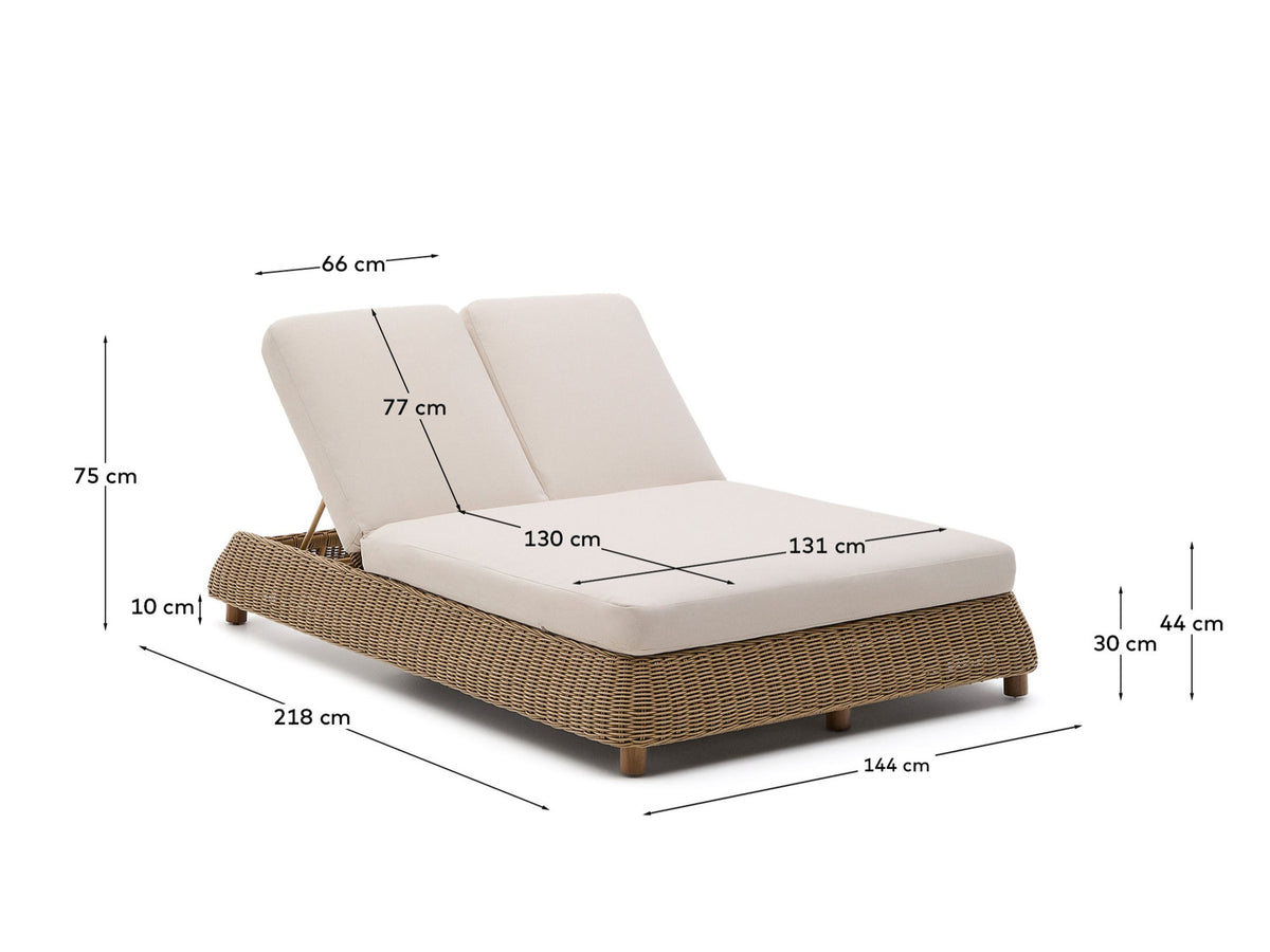 2er-Sonnenliege Meria aus synthetischem Rattan und Beine aus massivem Akazienholz FSC 100% in Hellbraun, Beige, Ecru präsentiert im Onlineshop von KAQTU Design AG. Liegestuhl ist von Kave Home