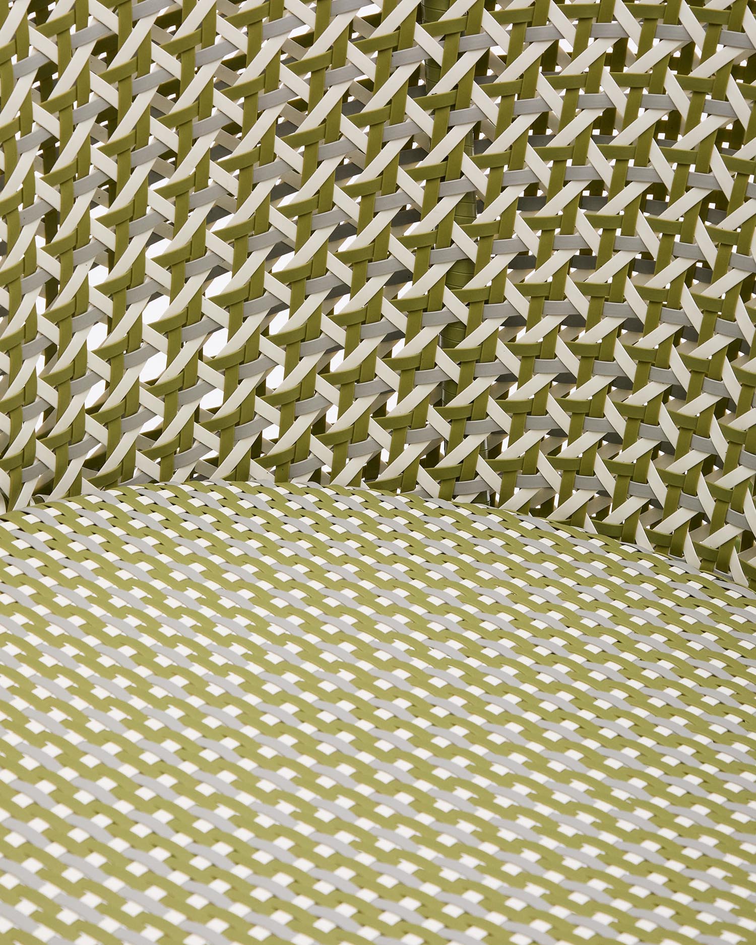 Genieße den Hängesessel Saliga in frischem Grün! Langlebig, stilvoll und ideal für entspannende Stunden im Freien.