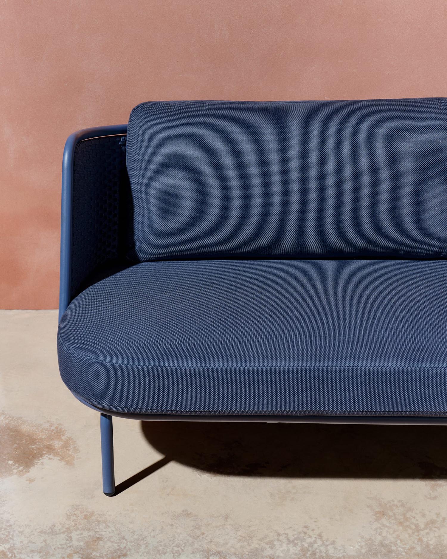 Elegantes 3-Sitzer Outdoor-Sofa aus Aluminium mit blauem Seil, 210 cm breit, ideal für stilvolle Aussenbereiche.