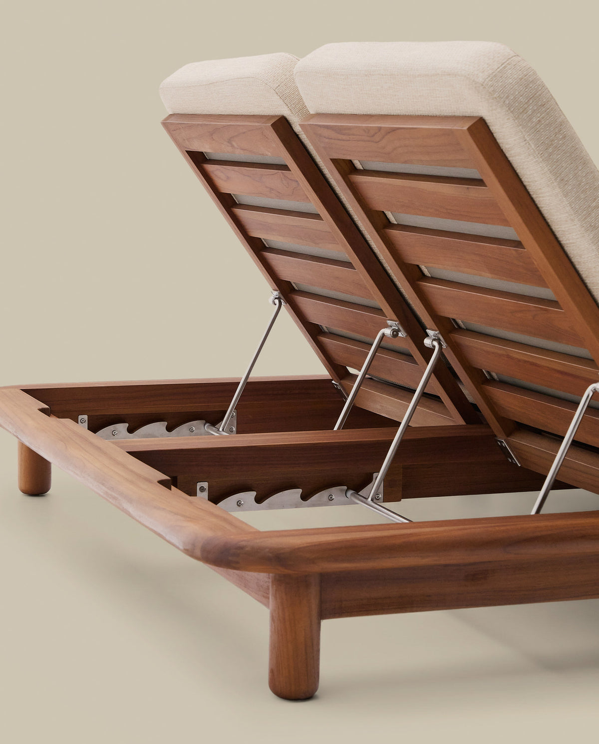 2er-Sonnenliege Turqueta aus massivem Teakholz FSC 100% in Braun, Beige präsentiert im Onlineshop von KAQTU Design AG. Liegestuhl ist von Kave Home