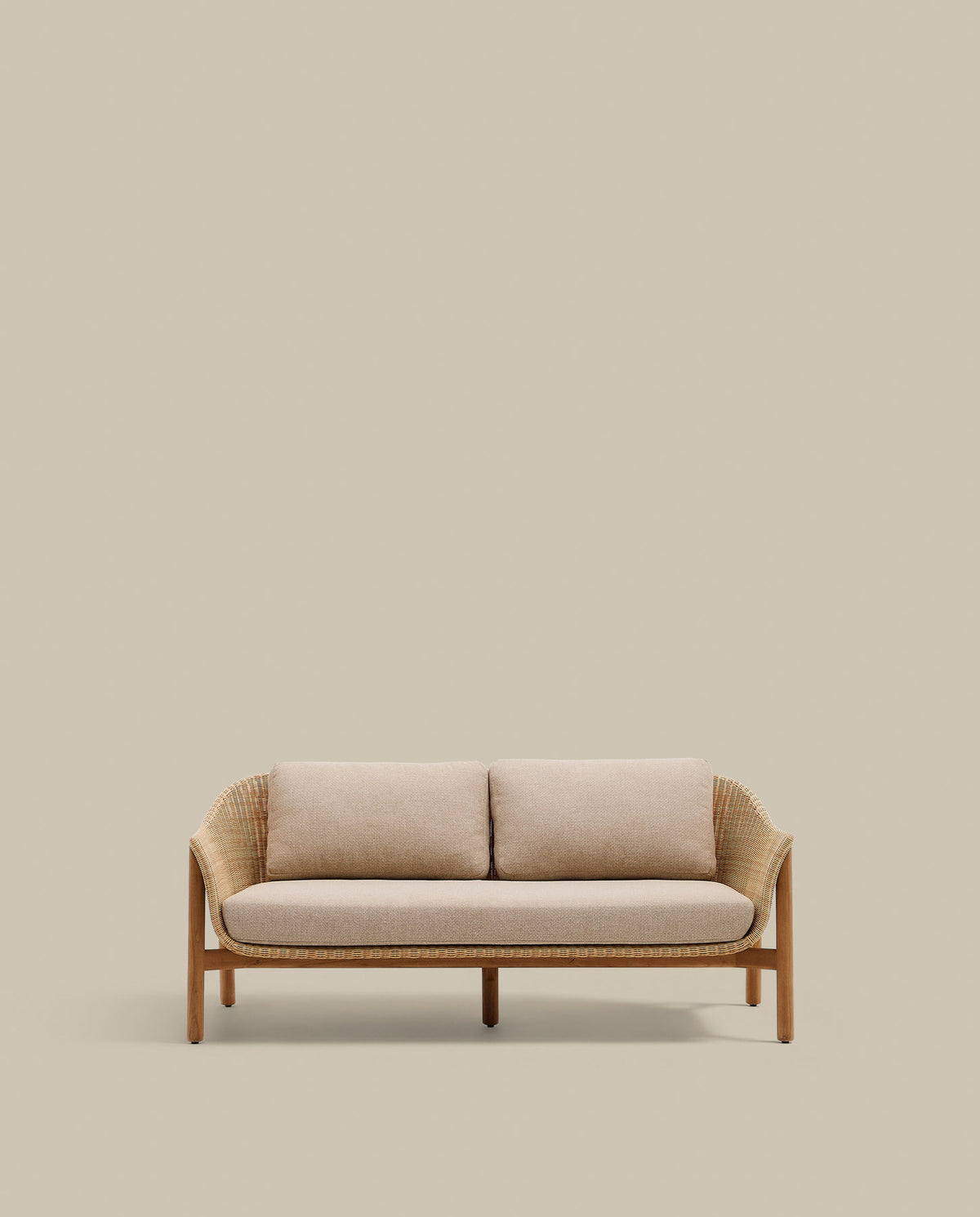 2-Sitzer-Sofa Galea aus massivem Teakholz und synthetischem Rattan 170,5 cm FSC 100% FSC in Beige, Braun präsentiert im Onlineshop von KAQTU Design AG. Lounge Sofa ist von Kave Home