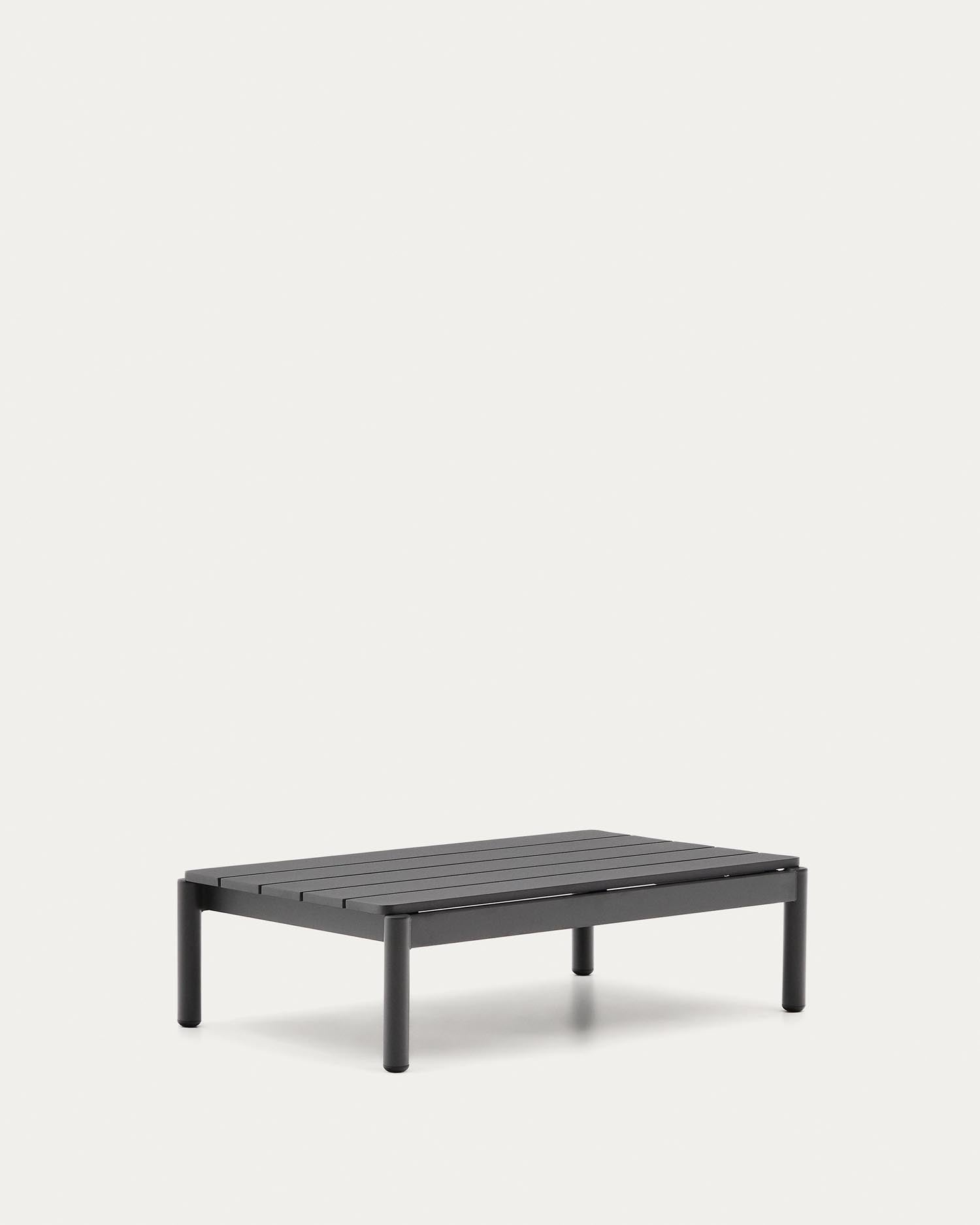 Gestalten Sie Ihren Außenbereich mit dem modernen Couchtisch Sorells aus grauem Aluminium (52,4 x 91 cm) von Kave Home – langlebig und vielseitig.