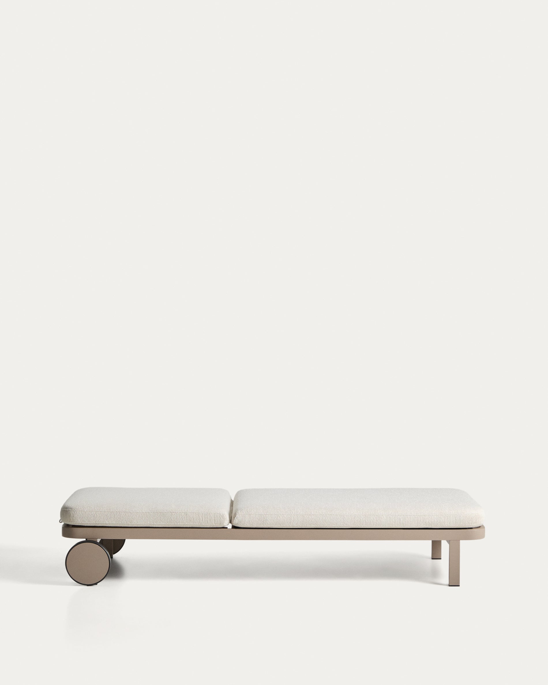 Elegante Sonnenliege Kionia aus robustem Aluminium in stilvollem Taupe, ideal für entspannte Stunden im Freien.