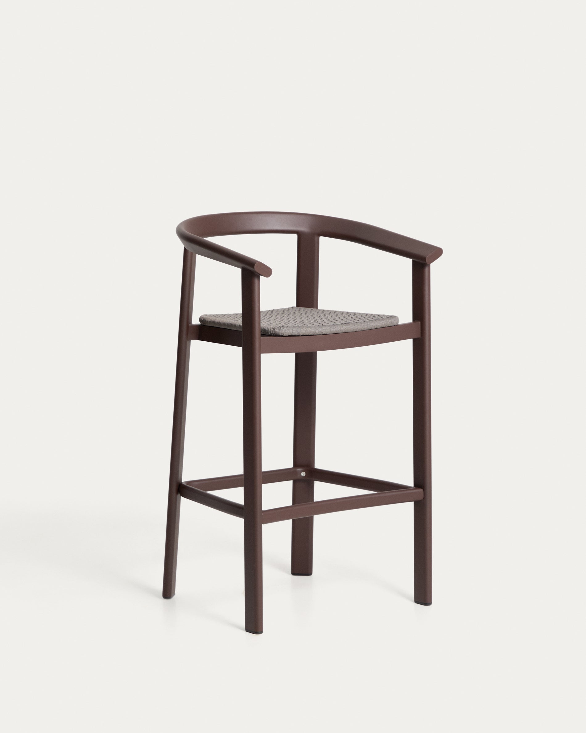 Hocker Erice aus Aluminium und braunem Seil, 75 cm in Dunkelbraun präsentiert im Onlineshop von KAQTU Design AG. Hocker Outdoor ist von Kave Home