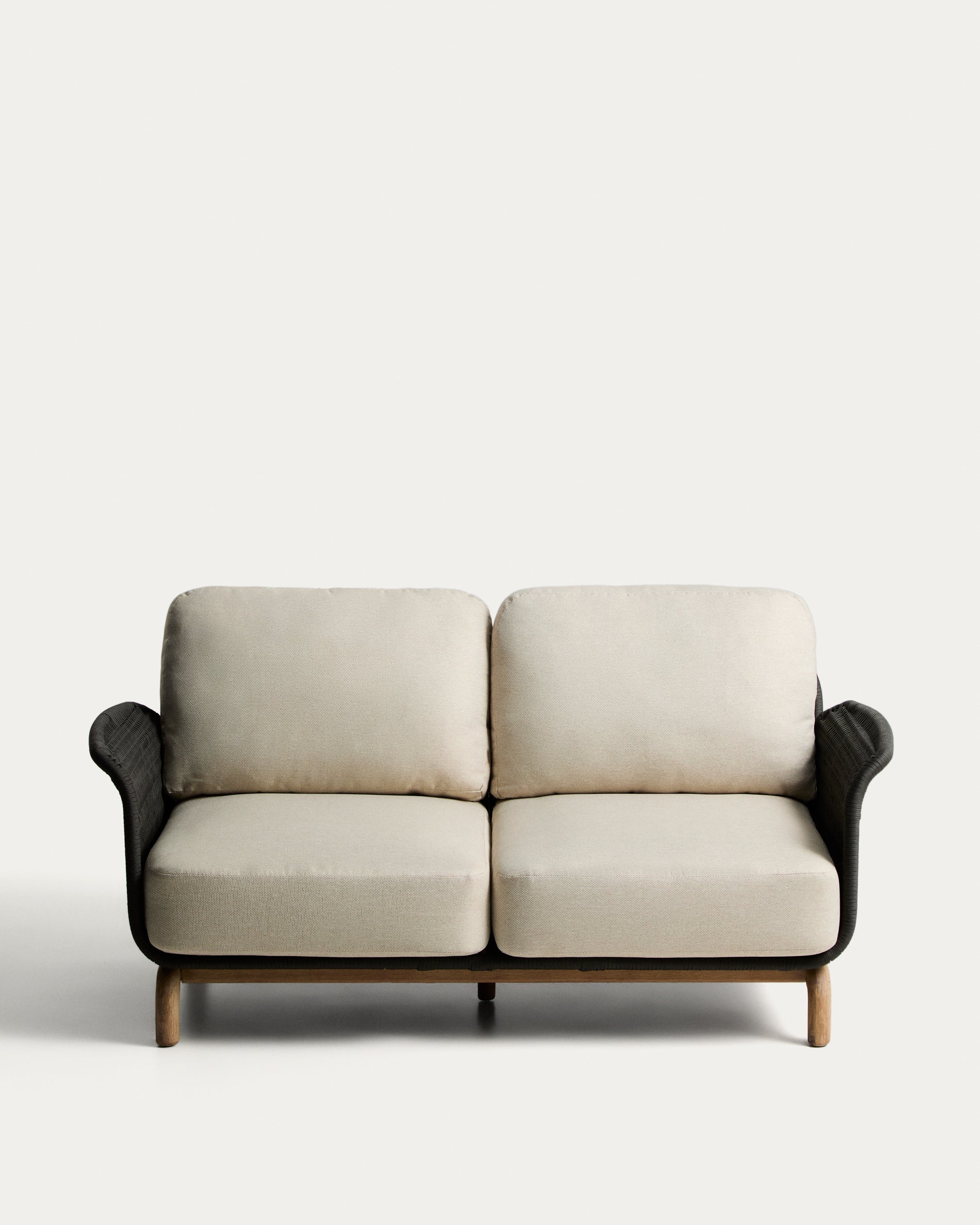 2-Sitzer-Sofa Alipa aus massivem Akazienholz und dunkelgrauem Seil, 165 cm in Graphit präsentiert im Onlineshop von KAQTU Design AG. Loungesofa ist von Kave Home