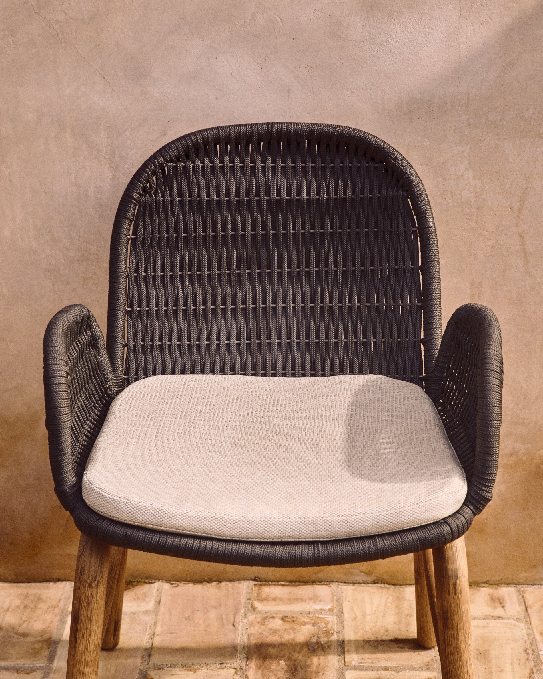 Stuhlkissen Alipa in Ecru 44 x 47 cm in Ecru präsentiert im Onlineshop von KAQTU Design AG. Gartenkissen ist von Kave Home