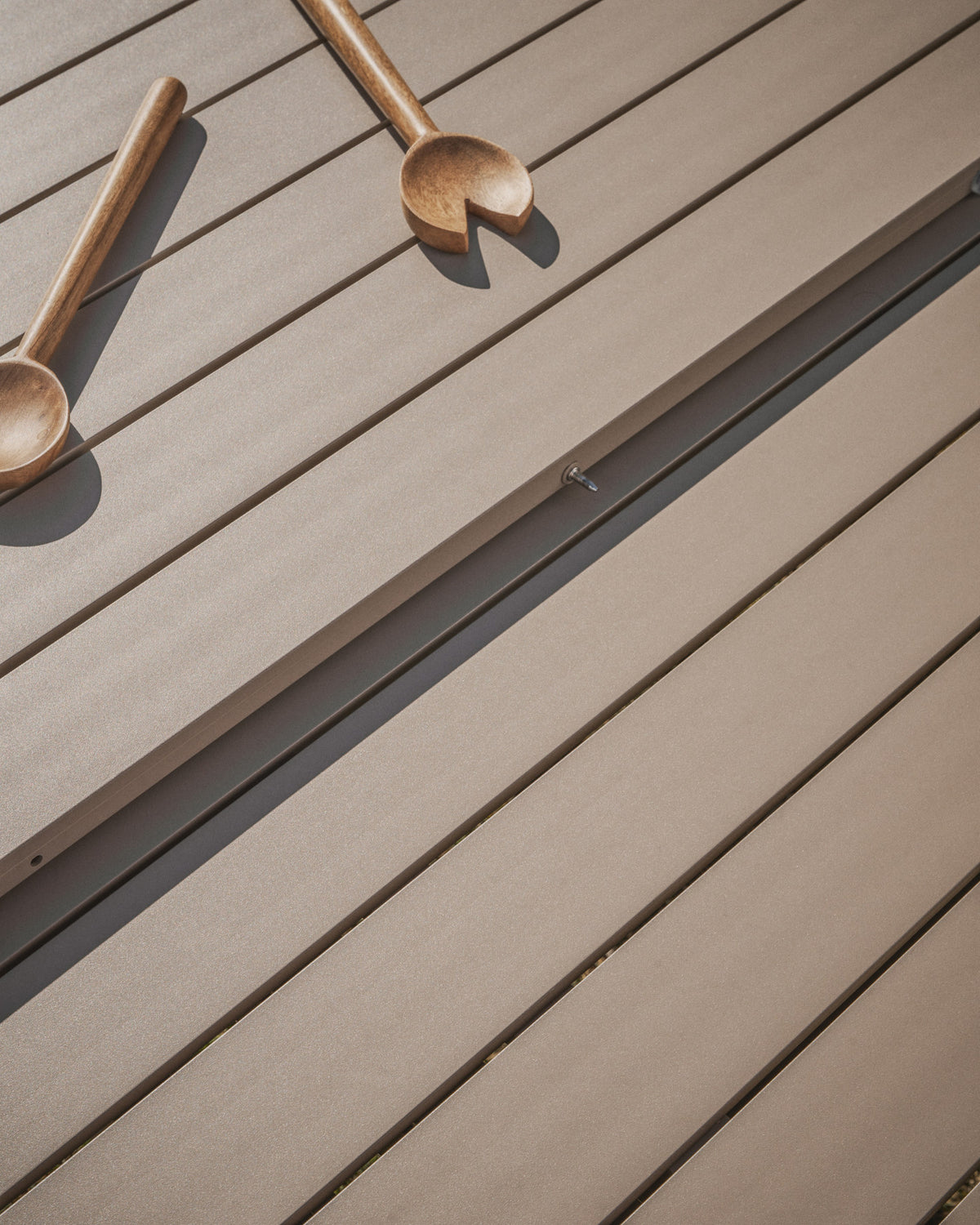 Ausziehbarer Outdoor-Tisch Izola aus Aluminium mit taupefarbenem Finish 185 (235) x 100 cm in Beige, Taupe, Hellbraun, Hellgrau präsentiert im Onlineshop von KAQTU Design AG. Gartentisch ist von Kave Home