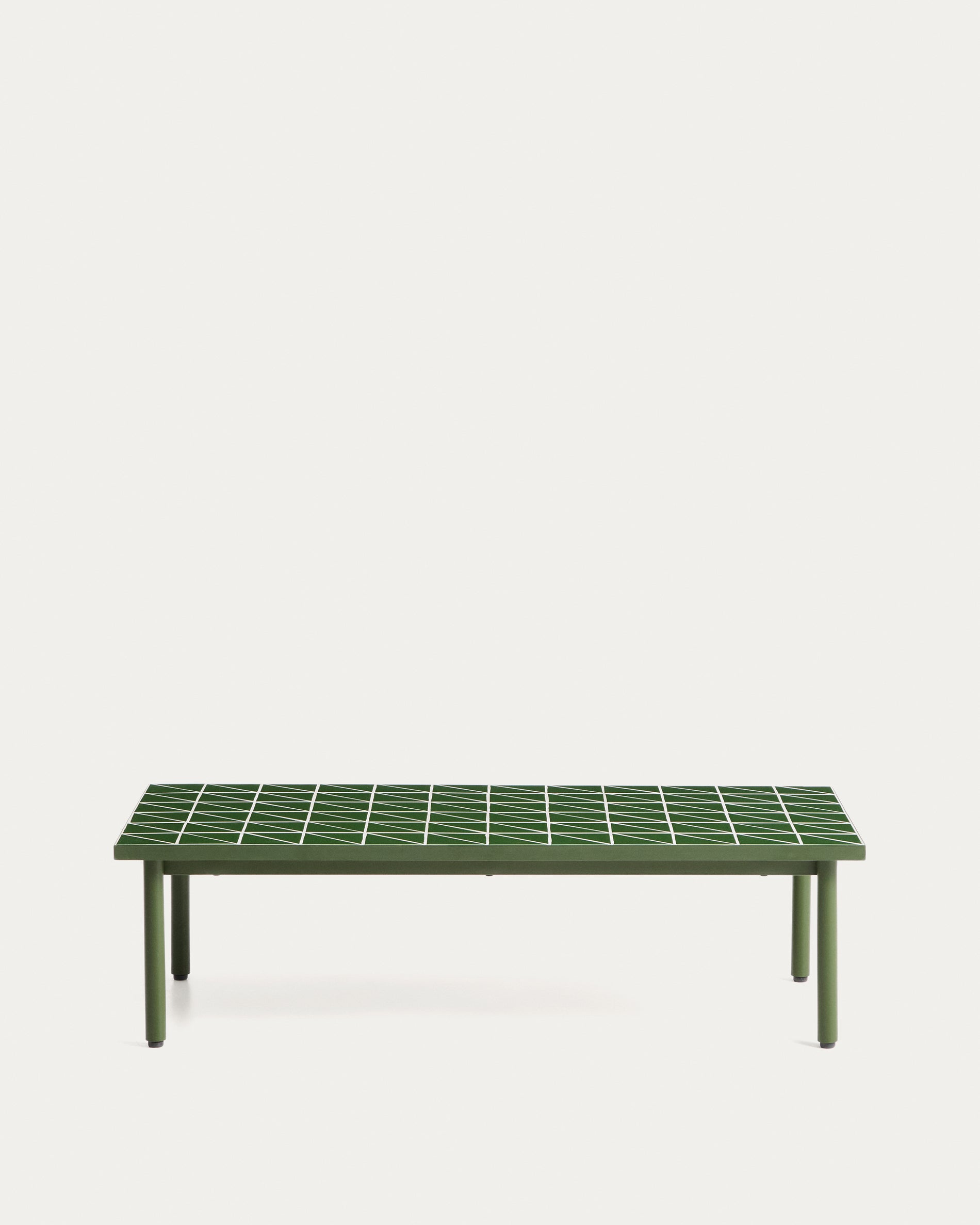 Couchtisch Maurina aus verzinktem Stahl in Grün mit grünen Kacheln, 122 x 61 cm in Grün präsentiert im Onlineshop von KAQTU Design AG. Loungetisch ist von Kave Home