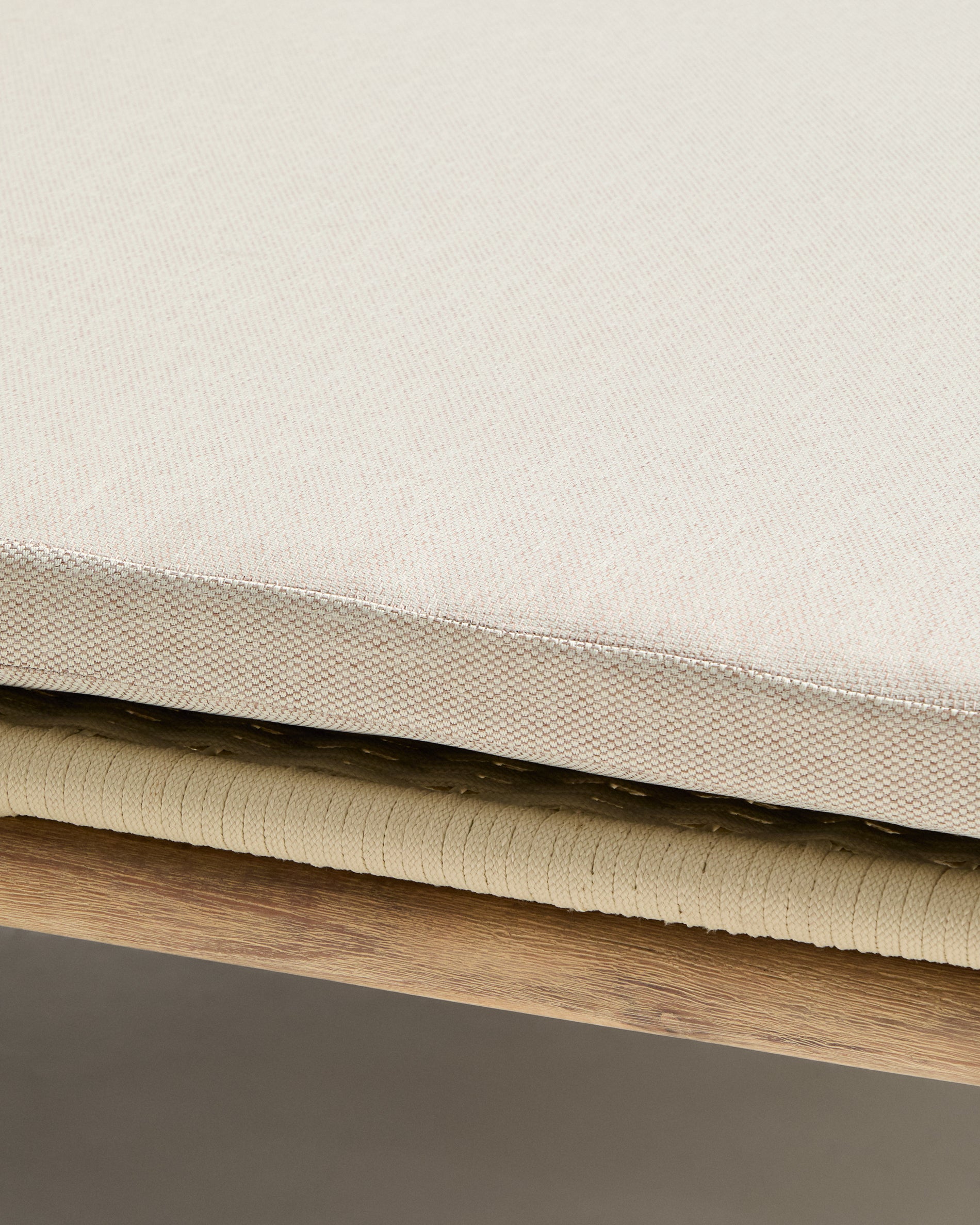 2er-Sonnenliege Alipa aus massivem Akazienholz und ecrufarbenem Seil, FSC 100 % in Ecru präsentiert im Onlineshop von KAQTU Design AG. Liegestuhl ist von Kave Home