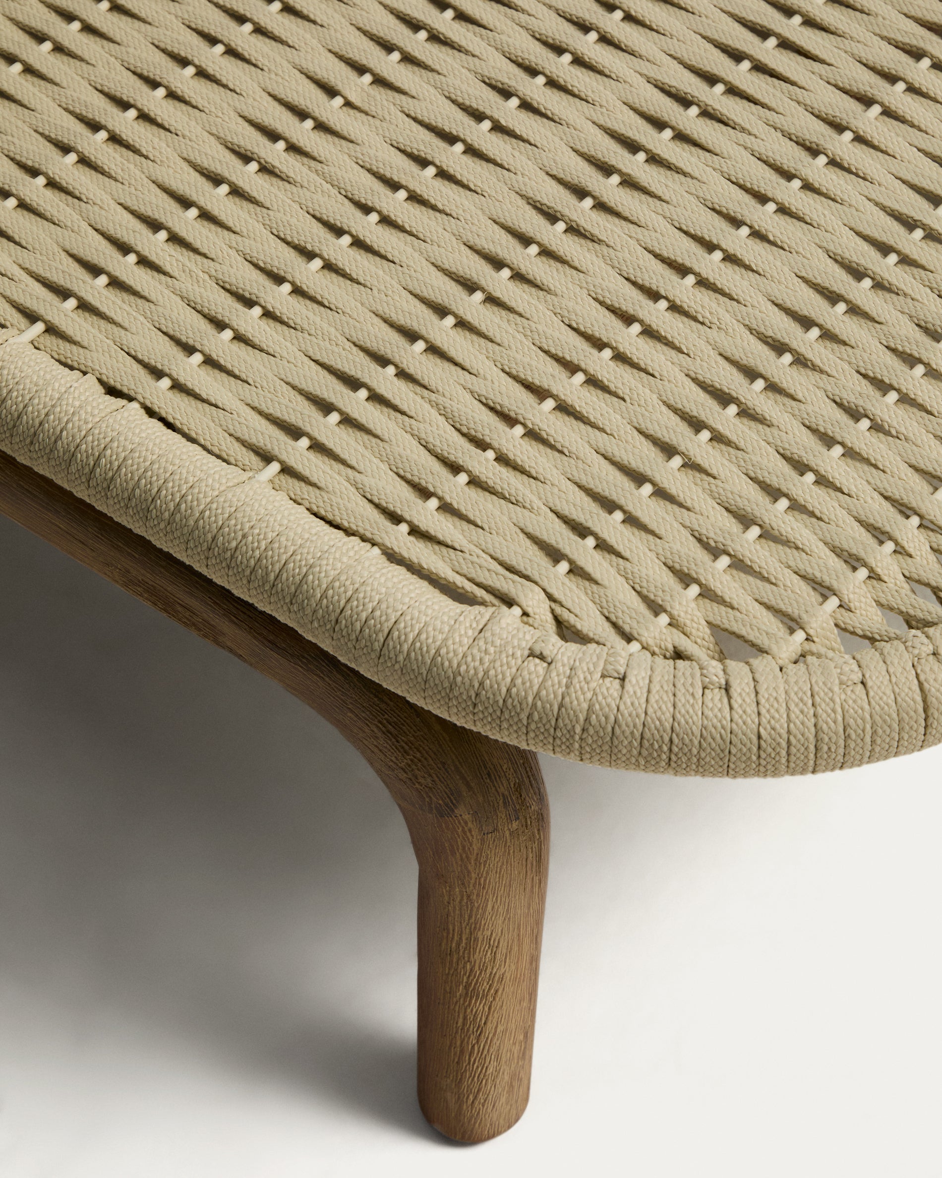 2er-Sonnenliege Alipa aus massivem Akazienholz und ecrufarbenem Seil, FSC 100 % in Ecru präsentiert im Onlineshop von KAQTU Design AG. Liegestuhl ist von Kave Home