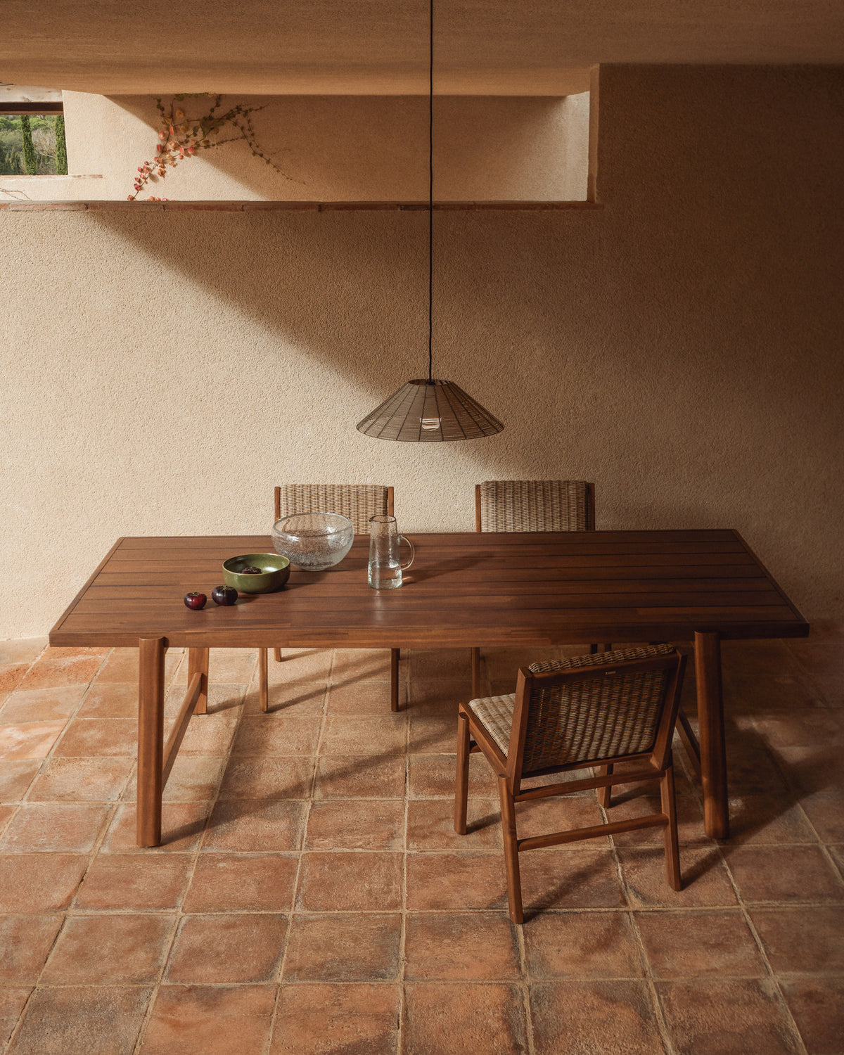 Outdoor-Tisch Itani aus massivem Akazienholz, 240 x 100 cm, FSC 100 % in Braun präsentiert im Onlineshop von KAQTU Design AG. Gartentisch ist von Kave Home